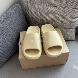 Adidas Yeezy Slide Slippers For Men And Women Beige