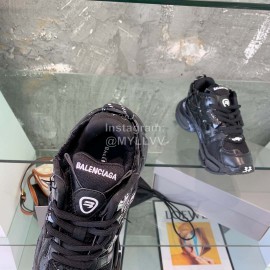 Balenciaga Clunky Sneakers For Men And Women Black