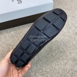 Berluti Crocodile Embossed Leather Tassel Shoes For Men Black