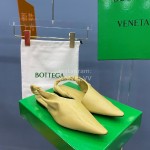 Bottega Veneta Autumn New Soft Sheepskin Flat Heel Sandals Yellow