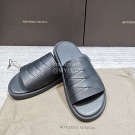 Bottega Veneta Soft Leather Slippers For Men Gray