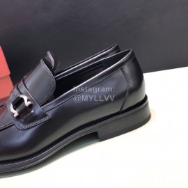 Ferragamo Black Calf Leather Gancini Buckle Shoes For Men 