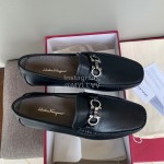 Ferragamo Cowhide Gancini Buckle Business Shoes For Men Black