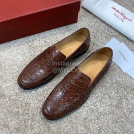 Ferragamo Calf Leather Business Loafers For Men Brown