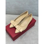 Salvatore Ferragamo Fashion Sheepskin Bow Shoes For Women Beige