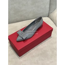 Salvatore Ferragamo Fashion Patent Leather Bow Shoes For Women Gray