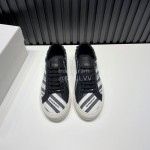 Givenchy Calf Leather Casual Sneakers For Men And Women Black