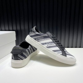 Givenchy Calf Leather Casual Sneakers For Men And Women Black