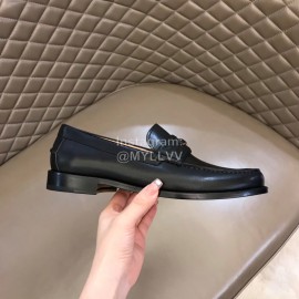 Gucci Cowhide GG Buckle Casual Loafers For Men Black