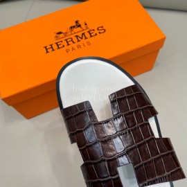 Hermes Summer Crocodile Pattern Leather Slippers For Men Brown