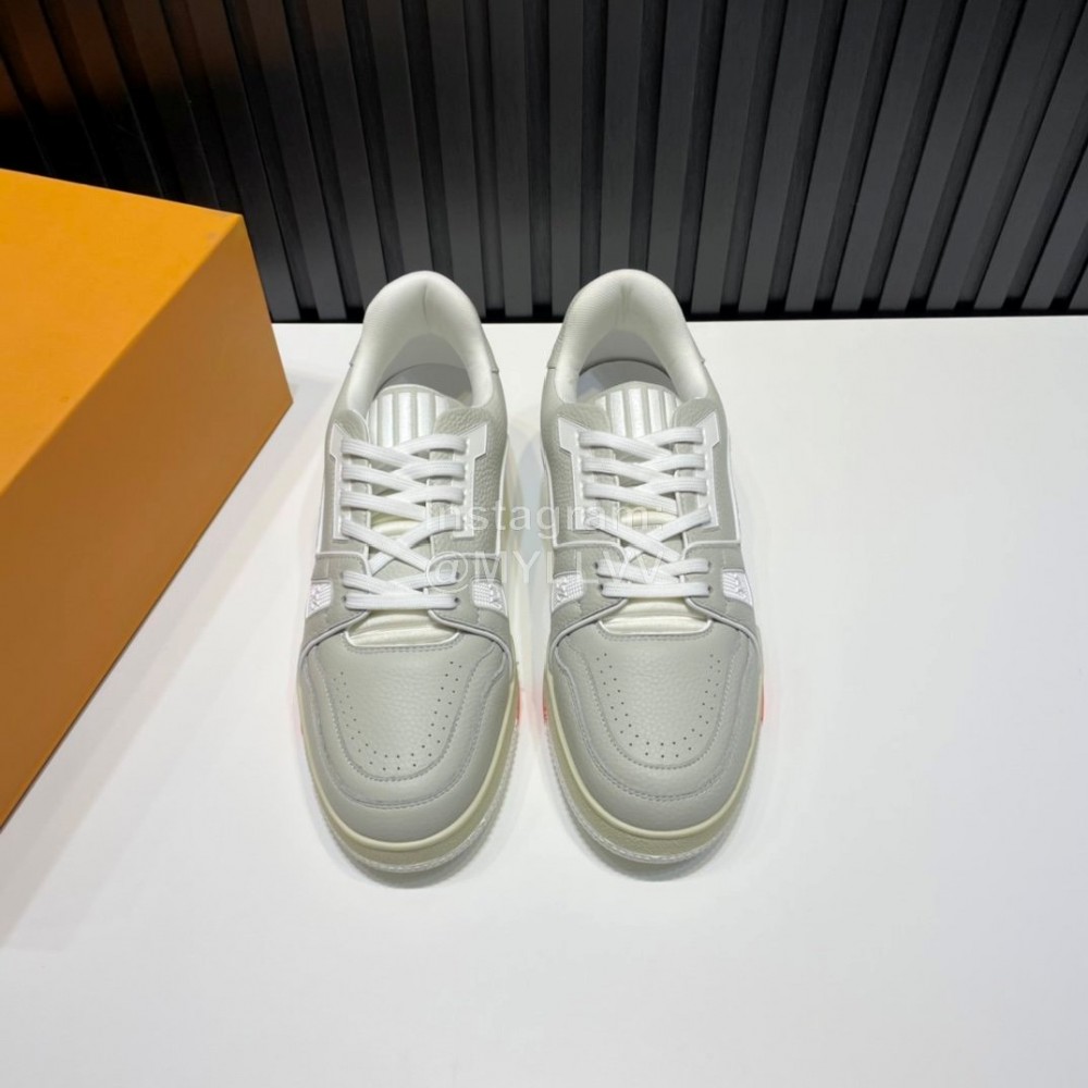LV Calf Leather Lace Up Sneakers For Men Gray
