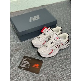 New Balance Vintage Sportshoes For Men And Women Red