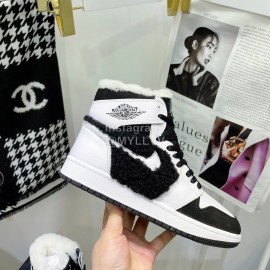 Air Jordan 1 Midlight Bone Wool High Top Sneakers For Women White