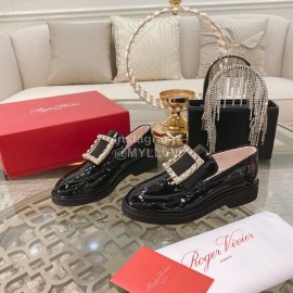 Roger Vivier Classic Black Cowhide Diamond Buckle Loafers For Women 