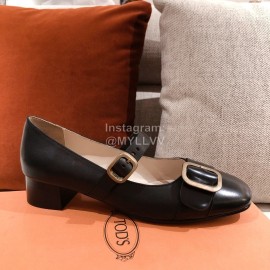 Tods Retro Golden Buckle Leather Shoes For Women Black
