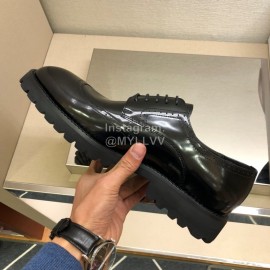 Versace Black Cowhide Casual Shoes For Men 