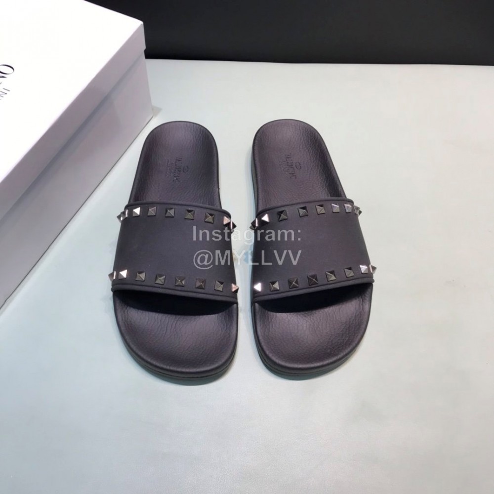 Valentino Fashion Rivet Slippers For Men And Women Black