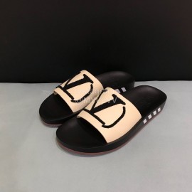 Valentino Fashion Embroidery Logo Leather Slippers For Men 