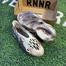 Adidas Yeezy Foam Runner Slidemxt Moon Sand X Kanye West Sneakers Brown