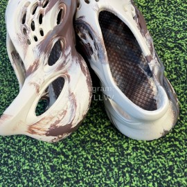 Adidas Yeezy Foam Runner Slidemxt Moon Sand X Kanye West Sneakers Brown