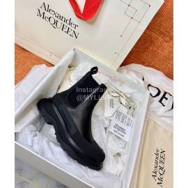 Alexander Mcqueen Fall Winter Tread Slick Chelsea Thick Soled Boots For Men And Women Black
