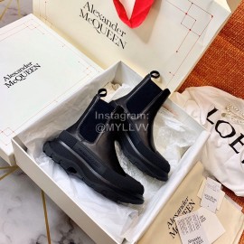 Alexander Mcqueen Fall Winter Tread Slick Chelsea Thick Soled Boots For Men And Women Black
