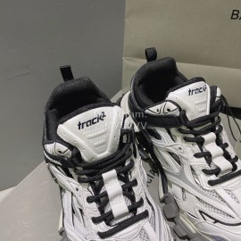 Balenciaga Track.2 Fashion Thick Soles Sneakers For Men And Women Black