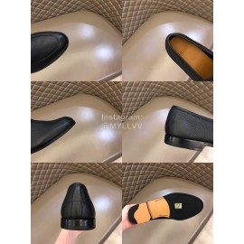 Bally Light Calfskin Shoes For Men Black