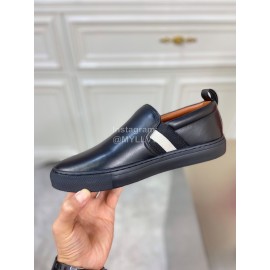 Bally Black Calf Leather Casual Shoes For Men 