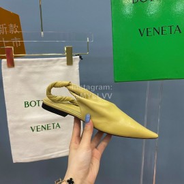 Bottega Veneta Autumn New Soft Sheepskin Flat Heel Sandals Yellow