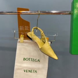 Bottega Veneta Autumn New Soft Sheepskin Flat Heel Sandals Yellow