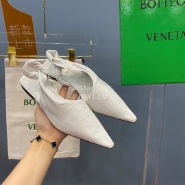 Bottega Veneta Autumn New Soft Sheepskin Flat Heel Sandals White