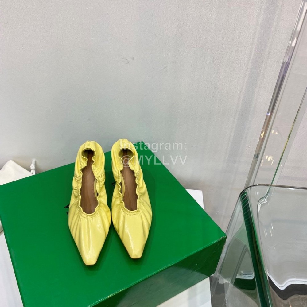 Bottega Veneta Spring Soft Sheepskin Pointed High Heels For Women Yellow