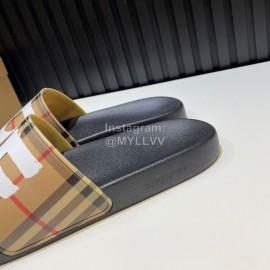 Burberry Vintage Letter Plaid Summer Slippers For Men And Women
