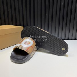 Burberry Vintage Letter Plaid Summer Slippers For Men And Women