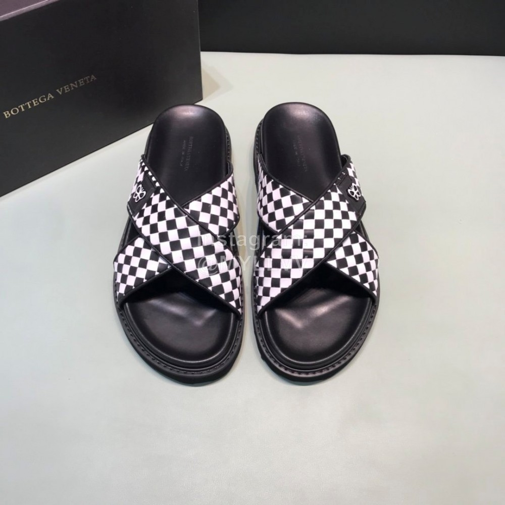 Bottega Veneta Plaid Calf Leather Cross Slippers For Men
