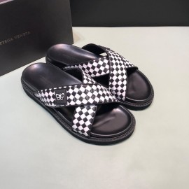 Bottega Veneta Plaid Calf Leather Cross Slippers For Men