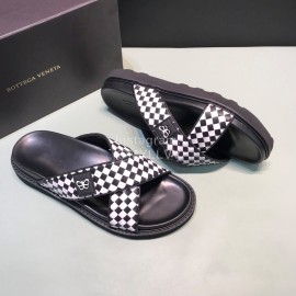 Bottega Veneta Plaid Calf Leather Cross Slippers For Men
