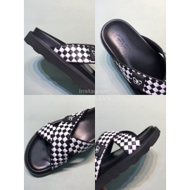 Bottega Veneta Plaid Calf Leather Cross Slippers For Men