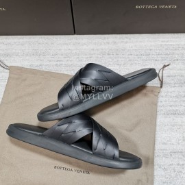 Bottega Veneta Soft Leather Cross Slippers For Men Gray