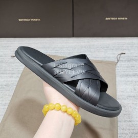 Bottega Veneta Soft Leather Cross Slippers For Men Gray