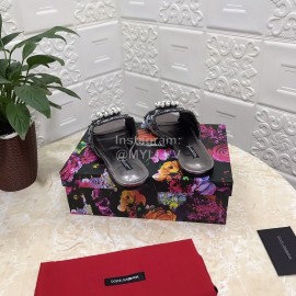 Dolce Gabbana New Diamond Rivet Sheepskin Flat Heel Slippers For Women Black