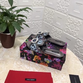 Dolce Gabbana New Diamond Rivet Sheepskin Flat Heel Slippers For Women Black