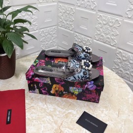 Dolce Gabbana New Diamond Rivet Sheepskin Flat Heel Slippers For Women Black