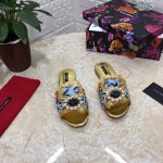 Dolce Gabbana New Diamond Rivet Sheepskin Flat Heel Slippers For Women Gold