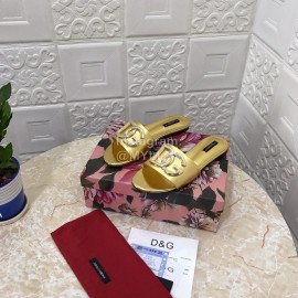 Dolce Gabbana Metal Cowhide Flat Slippers For Women Gold