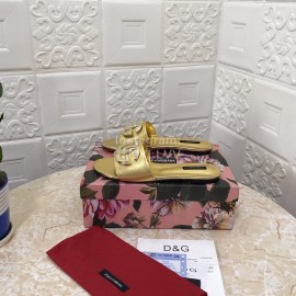 Dolce Gabbana Metal Cowhide Flat Slippers For Women Gold