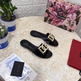 Dolce Gabbana Metal Cowhide Flat Slippers For Women Black