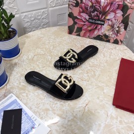 Dolce Gabbana Metal Cowhide Flat Slippers For Women Black