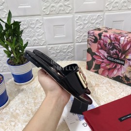 Dolce Gabbana Metal Cowhide Flat Slippers For Women Black